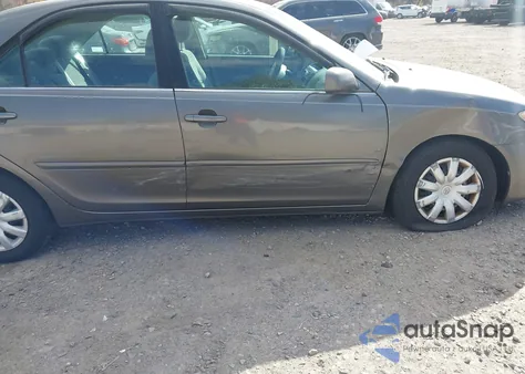 2005 Toyota Camry Le from USA, damaged, VIN 4T1BE32K95U975375